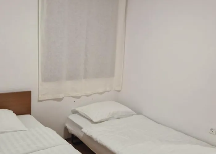 Apartmaji Z Fizine * 波尔托罗